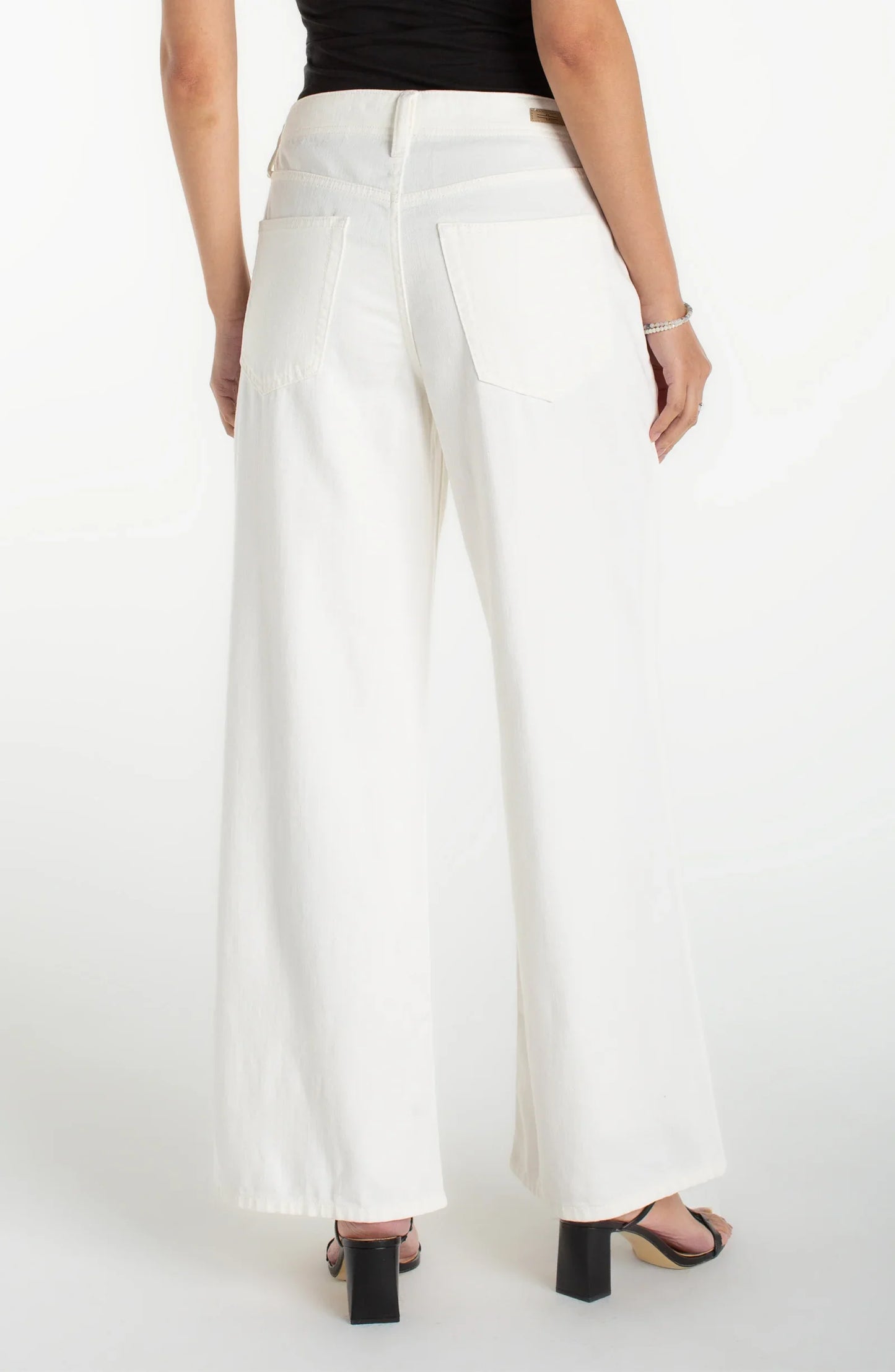 White Weekender Wide Leg 30" Seam